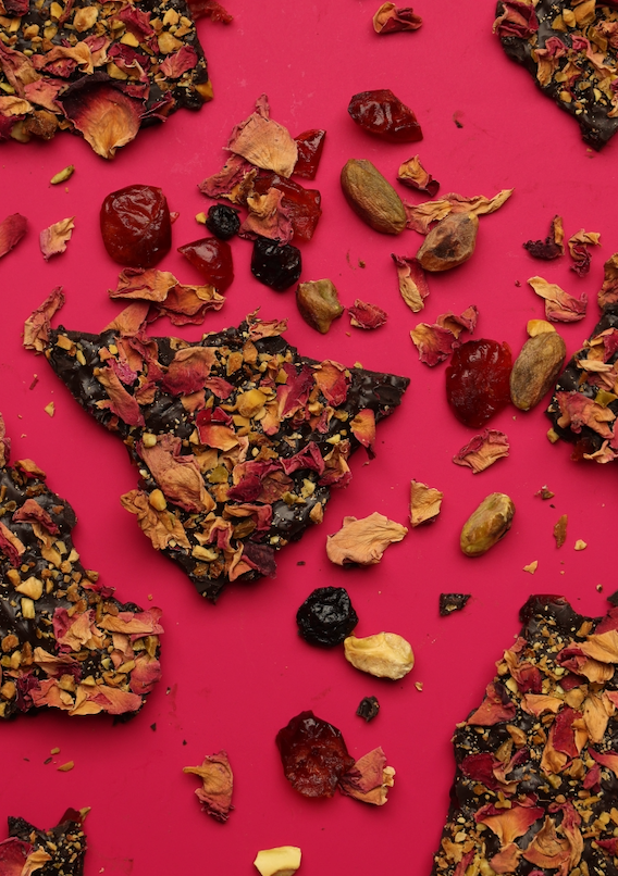 Pistachio, Berries & Rose Chocolate Bark Thins (200 gms)